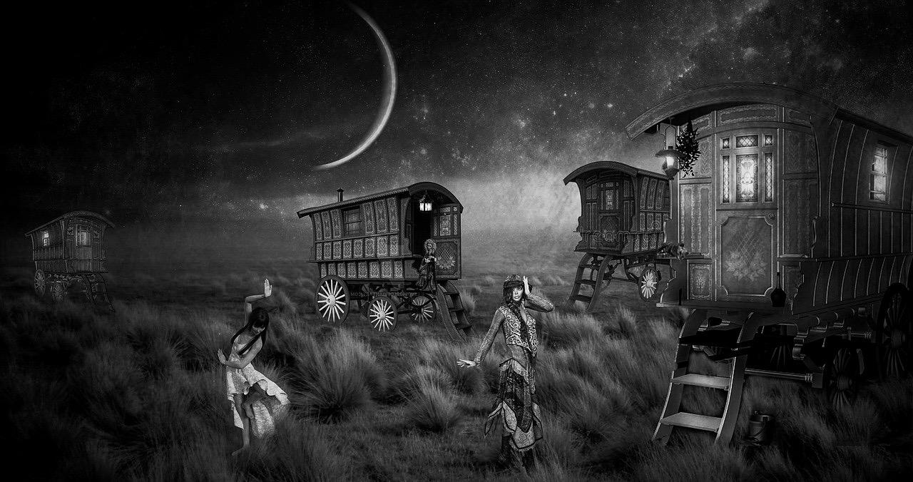 illustrazione di 4 carri senza cavalli in un prato e figure femminili strane