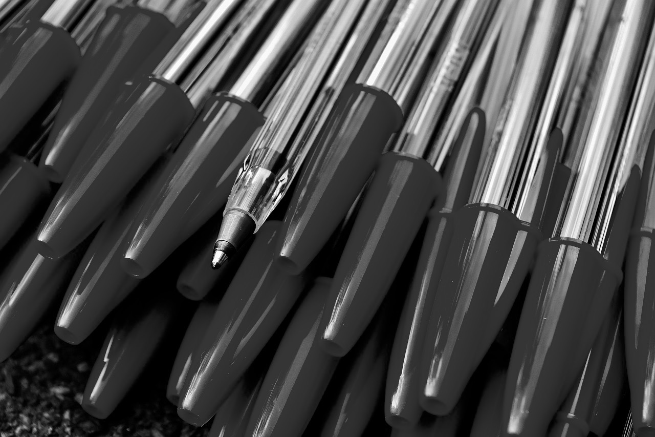 tante penne a sfera le une sopra le altre